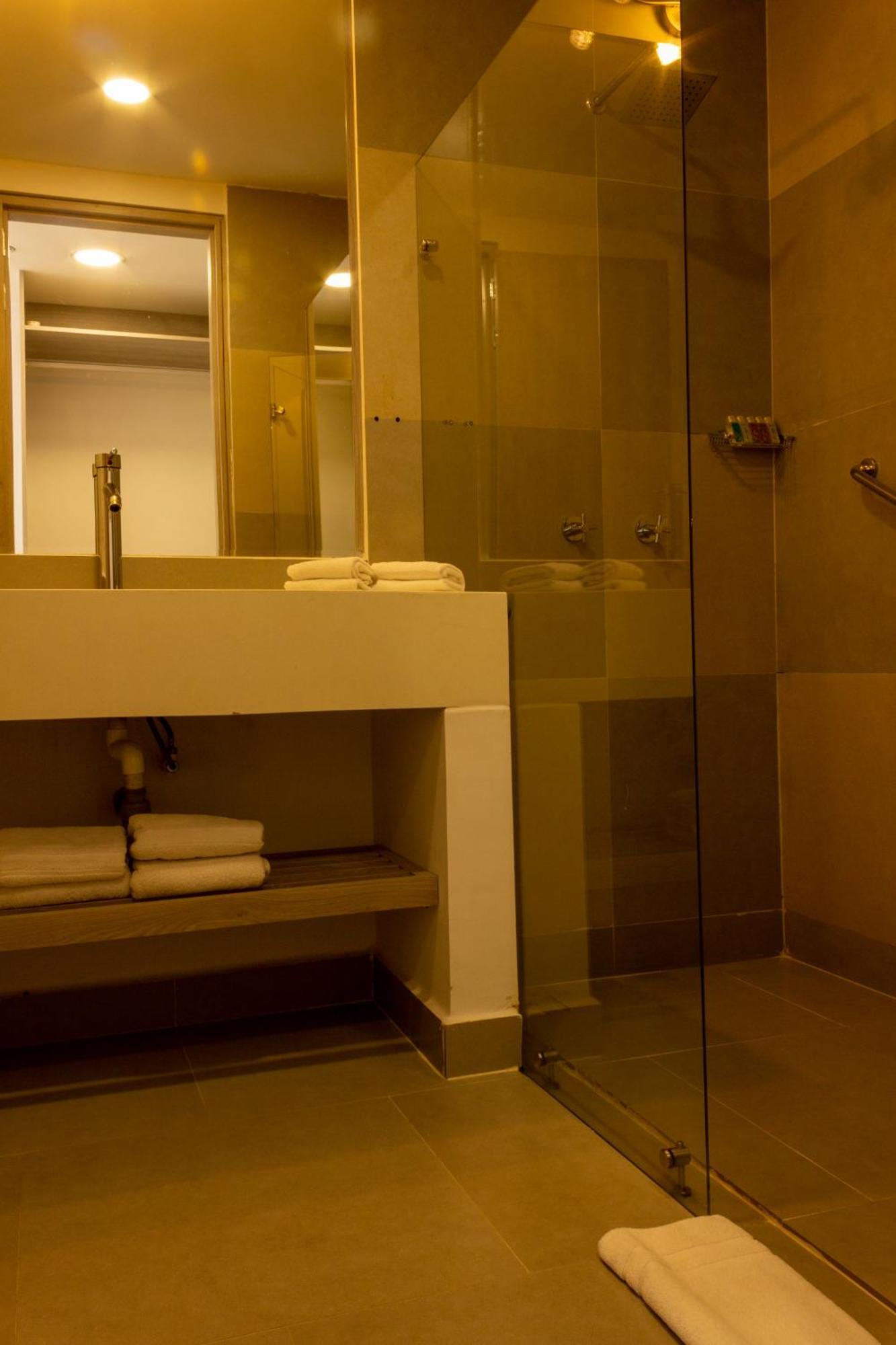 Vvc Hotel'S Villavicencio Esterno foto